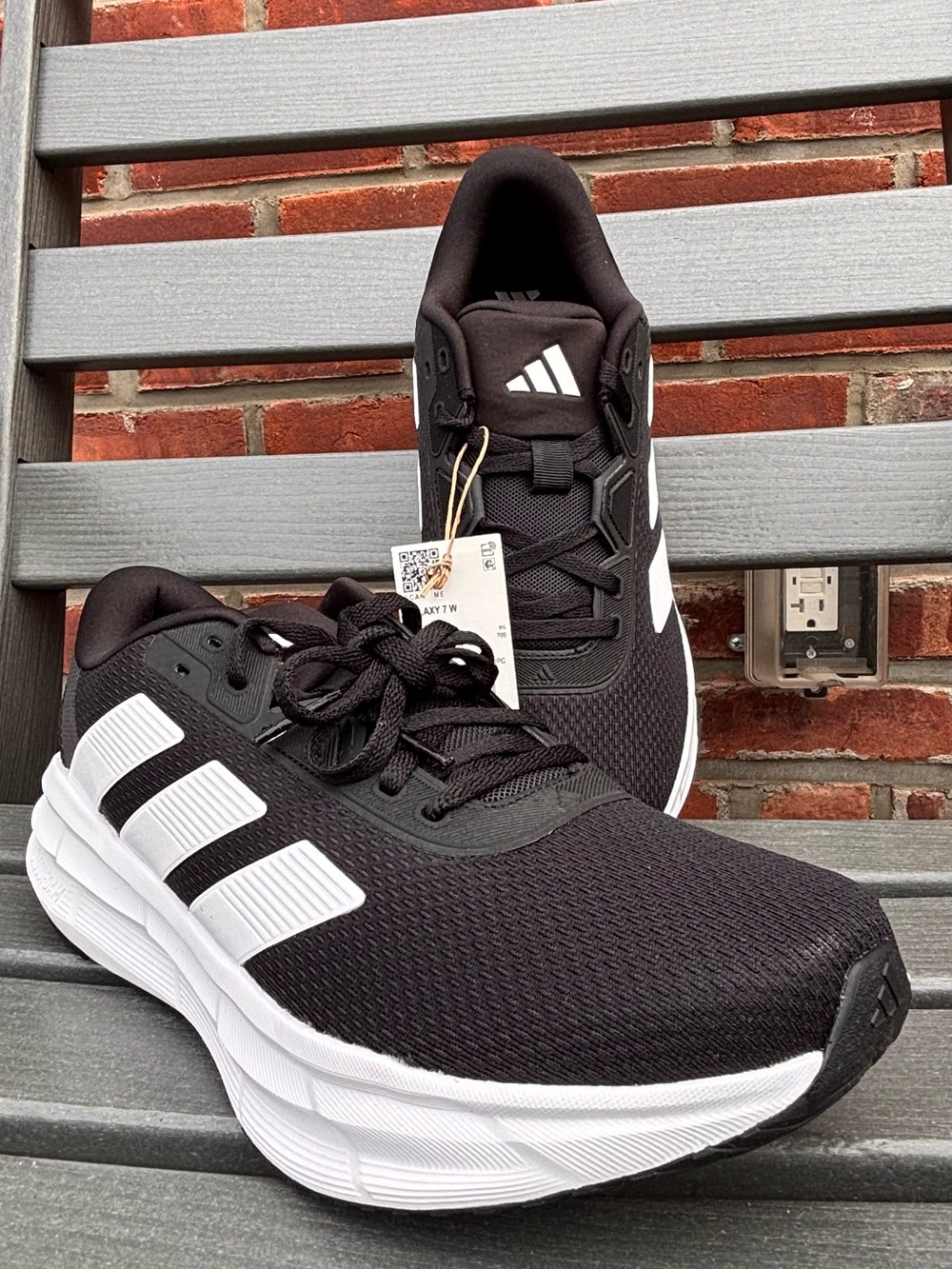 Guaranteed Authentic ADIDAS WOMENS GALAXY 7W ATHETLIC SNEAKERS #ID8765 Size: 11